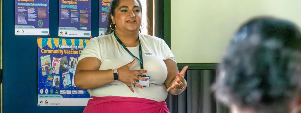 Health Ambassador, Jo, presenting to the group
